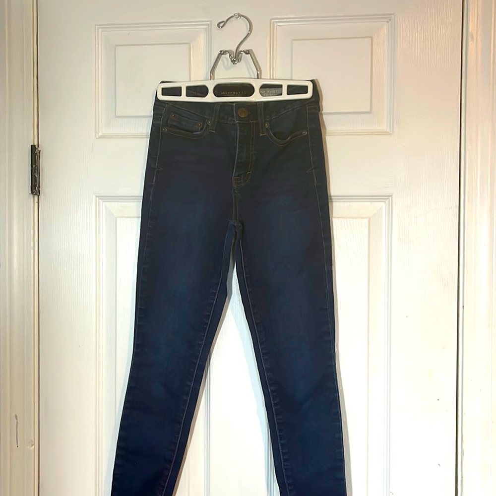 Dark blue leggings that look like jeans